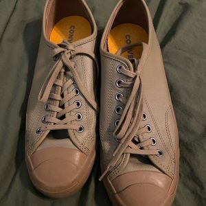 Leather tan like new converse